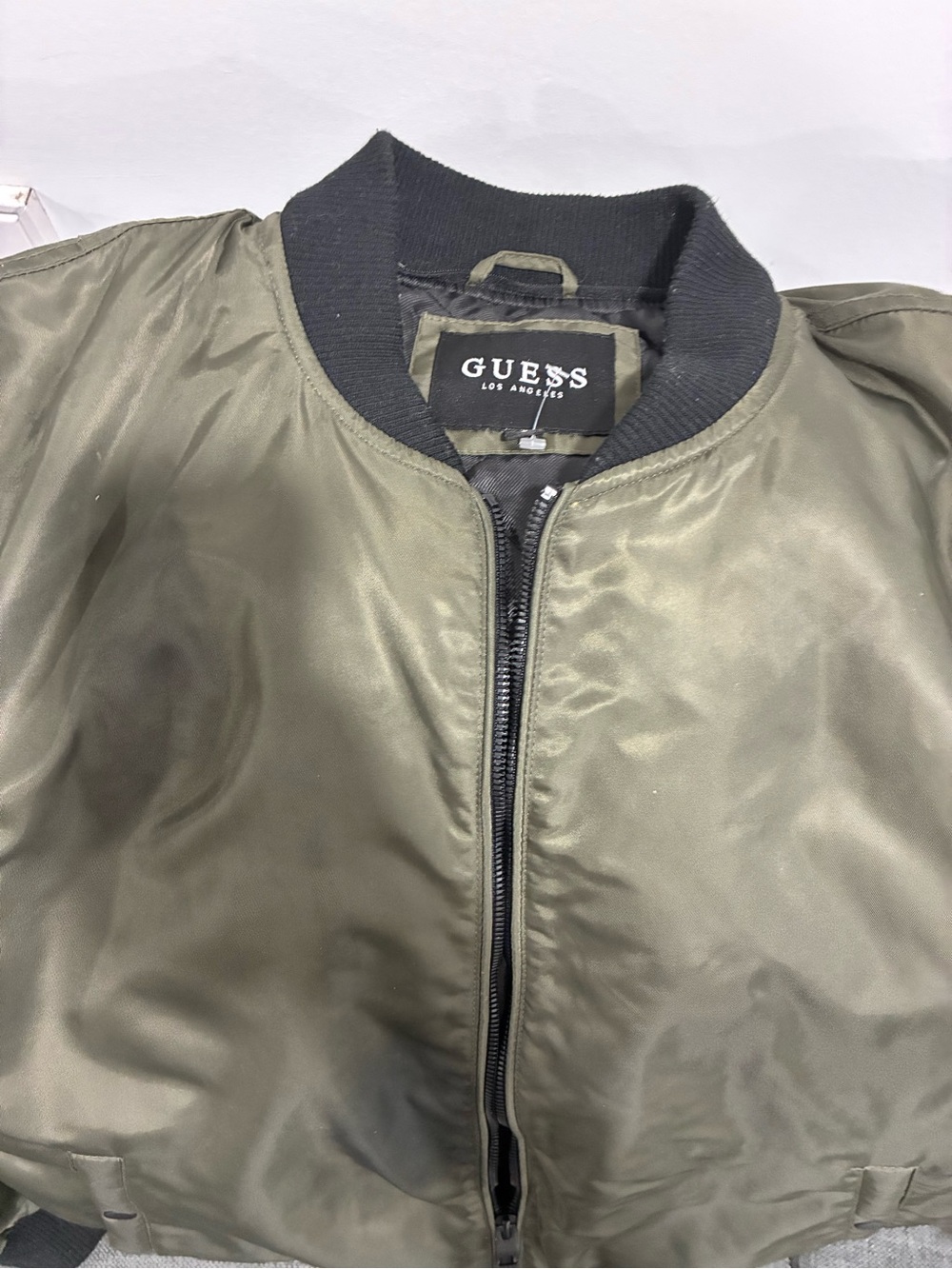 🔥GUESS Men's Olive Bomber Jacket with Black Rib Knit Collar - Picture 4 of 5